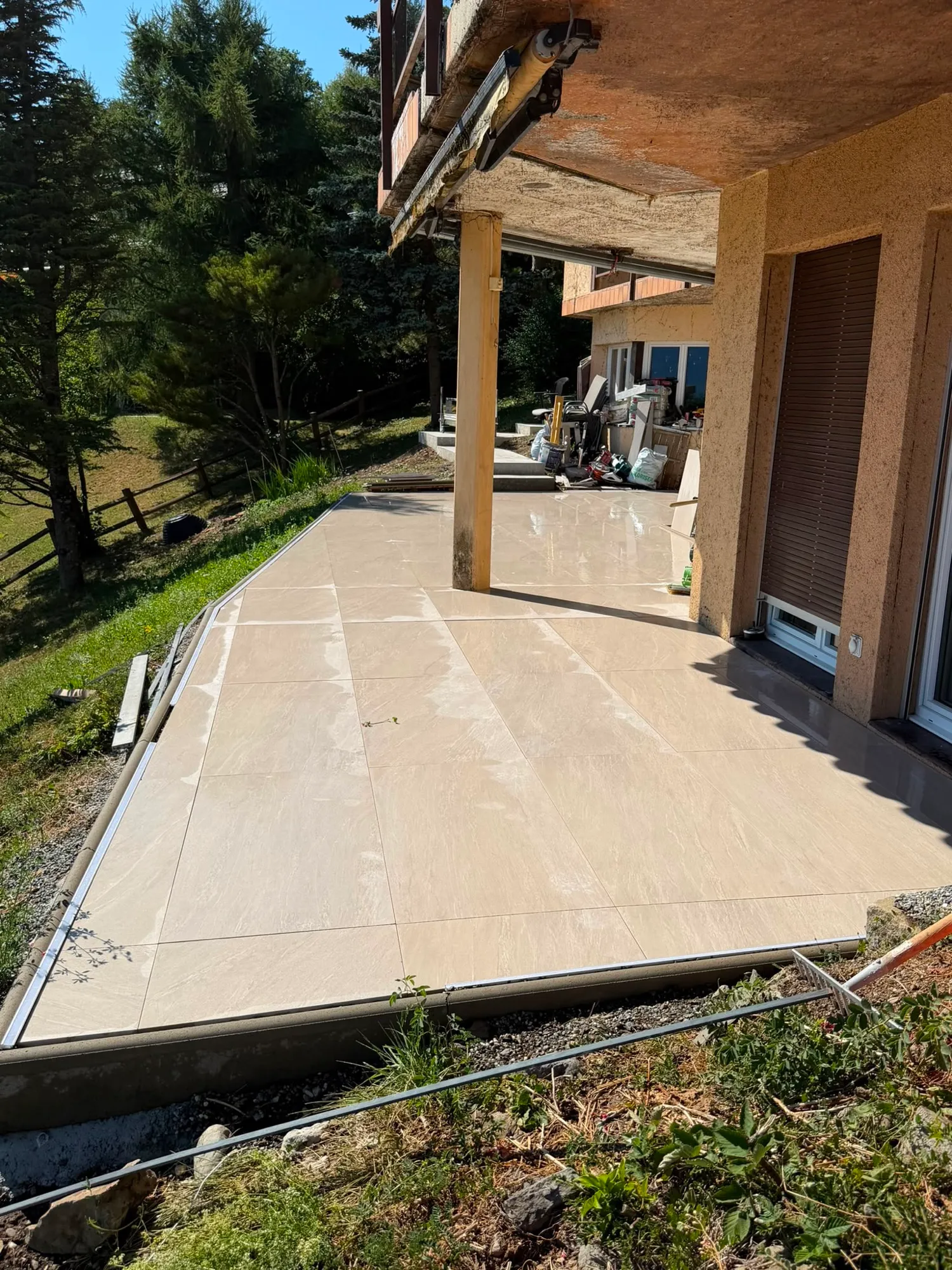 Terrasse, Jongny