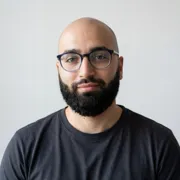 Portrait de Saad D., responsable digital et back-office de BNG Rénovation